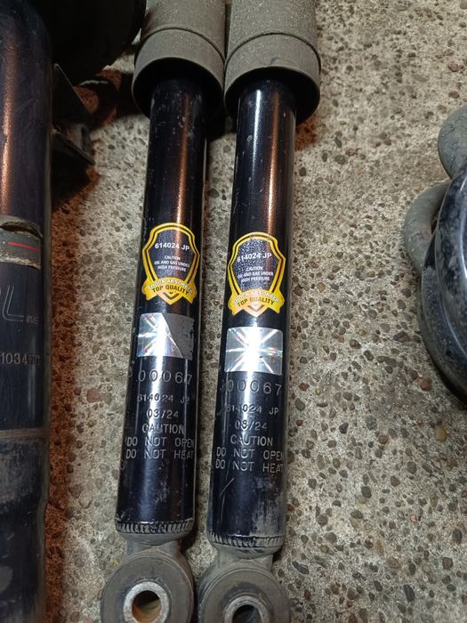 Amortyzatory z sprężynami przód + tył  BMW e46