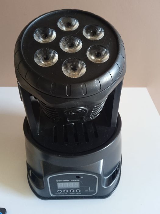 Nowy Mini projektor Disco z ruchomą głowicą BETOPPER i pilotem 100 W -