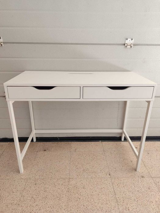 Secretária modelo Alex IKEA