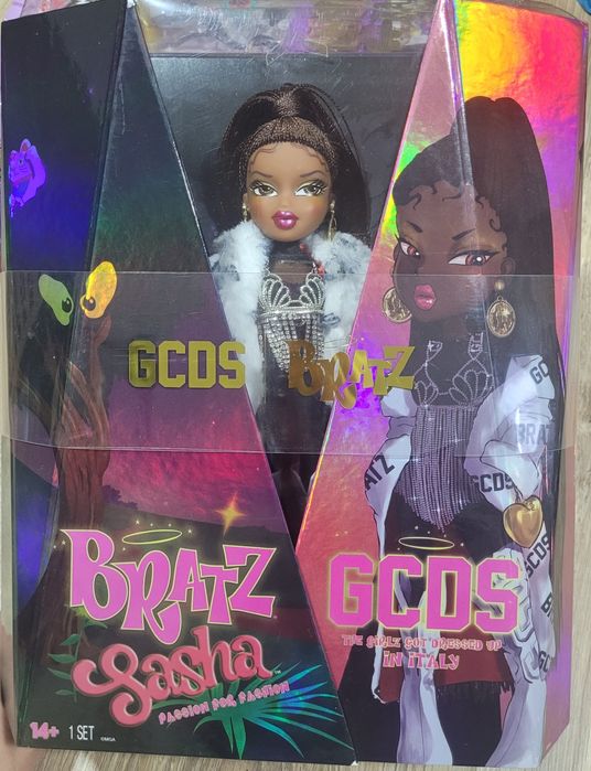 Колекційна братц Саша  Bratz® x GCDS Special Edition Designer Sasha