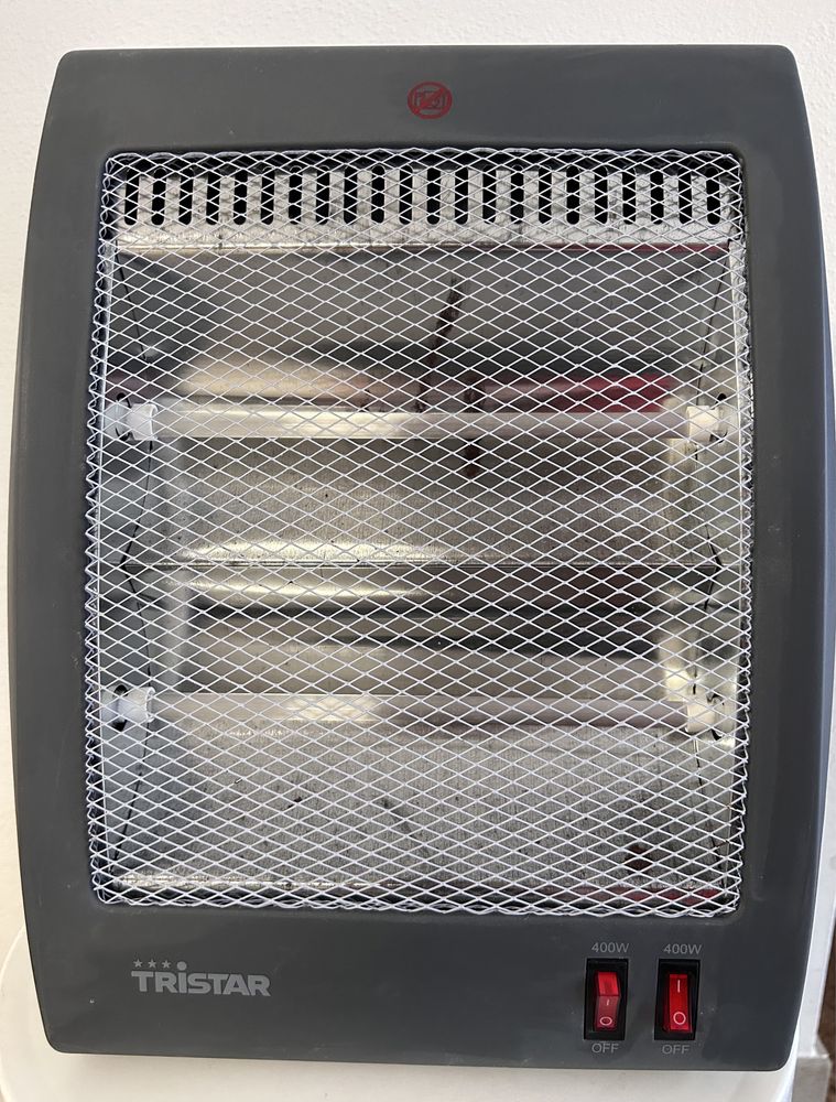 Aquecedor cinzento Tristar 400/800w