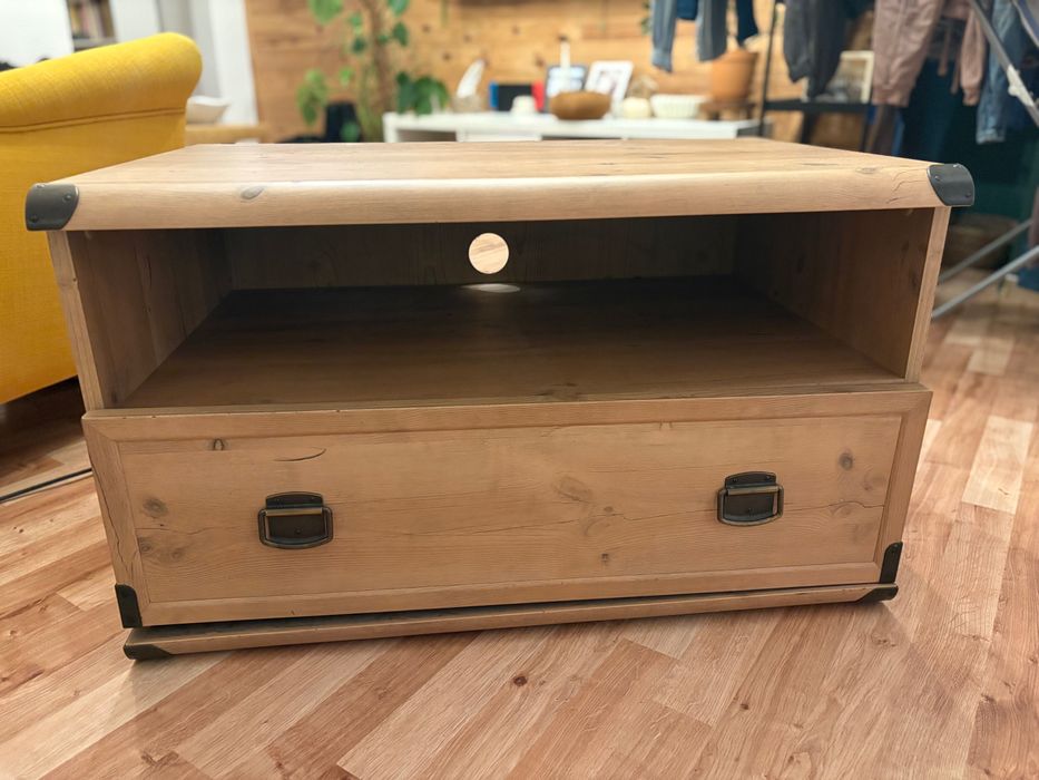 Szafka RTV w stylu loftowym, industrialnym