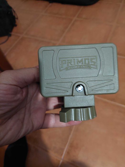 Apoio de arma rotativo para tripé, Primos