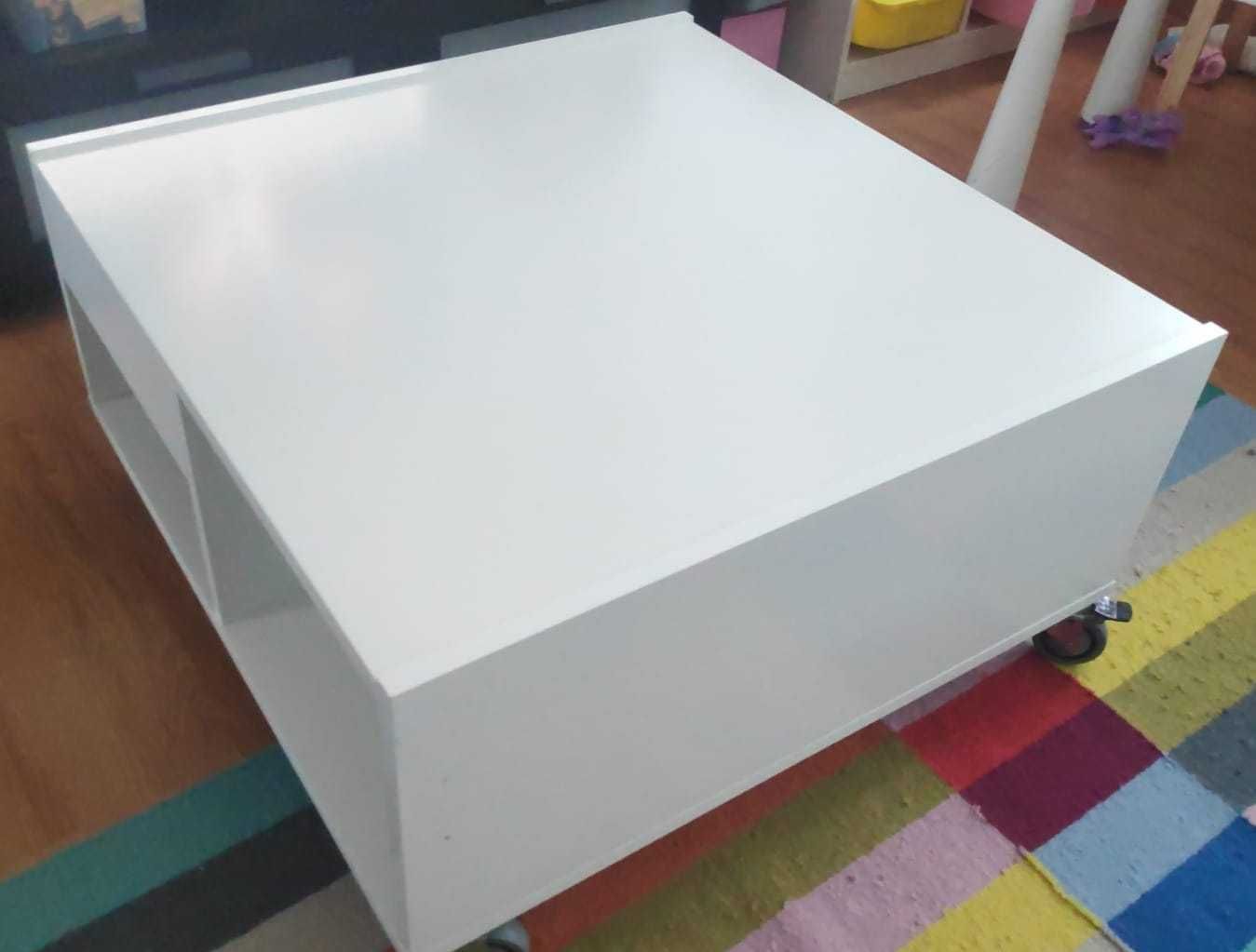 Mesa de centro com rodas IKEA