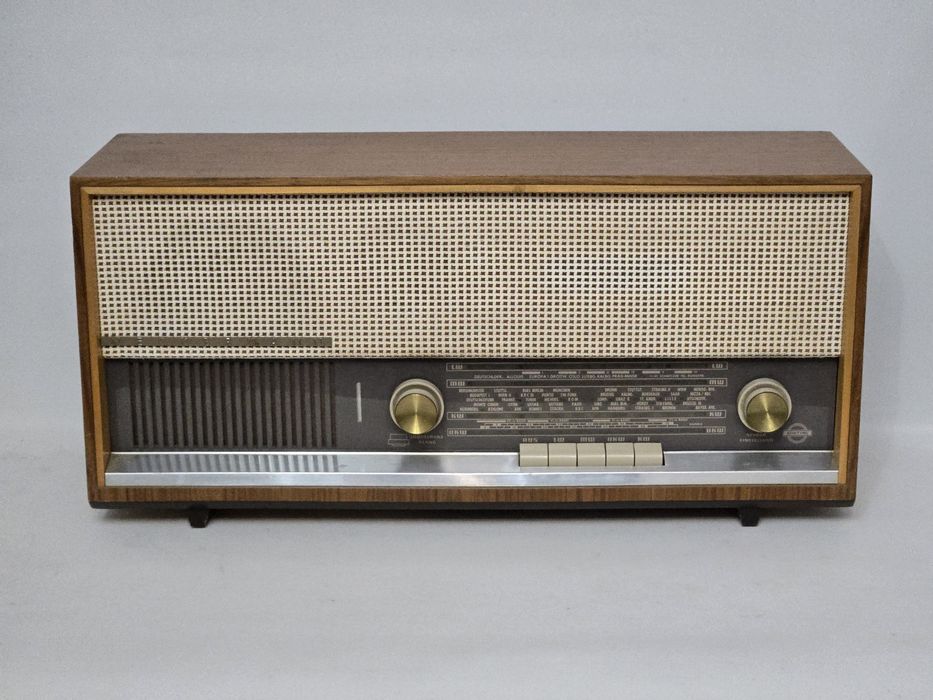 Rádio antigo reparado Neckermann