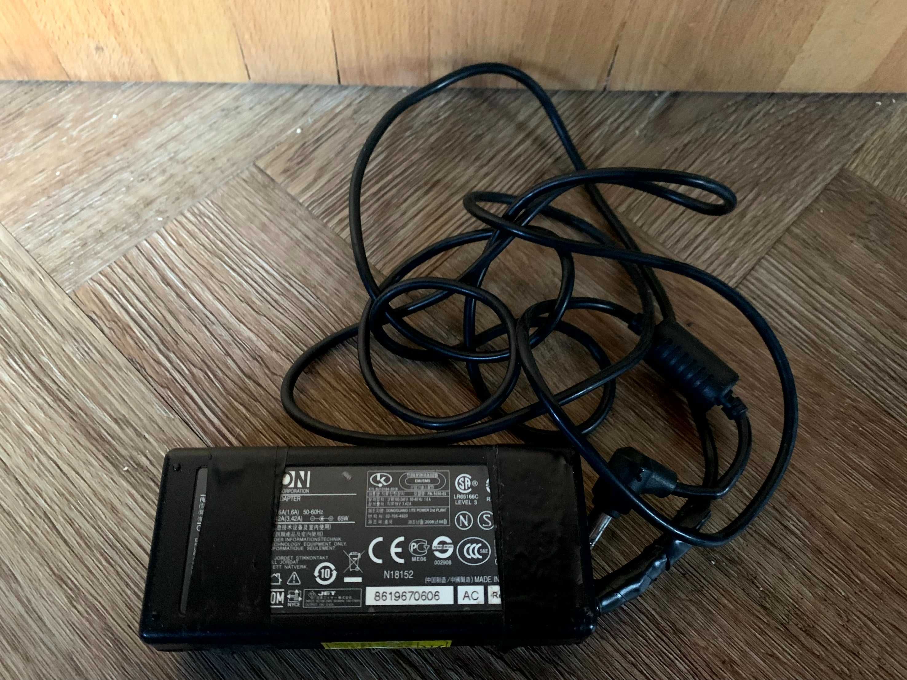 Planet SW-501 ethernet switch z zasilaczem sprawny 12V DC 500 mA BDB