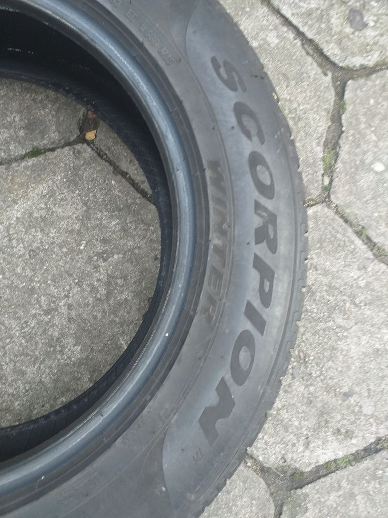 opony zimowe 215x65x17 PIRELLI 2szt 300zł 2019r