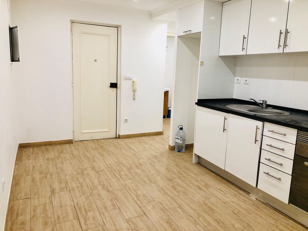 Apartamento T1 linda a velha
