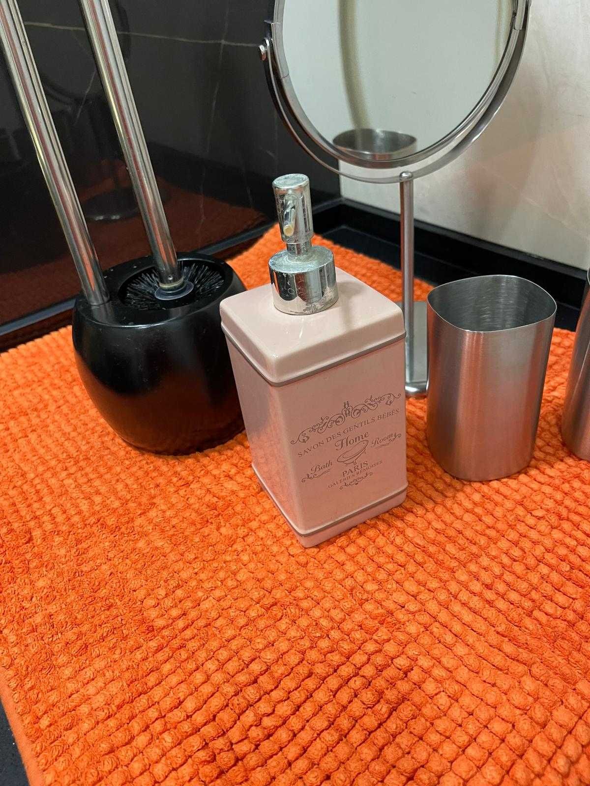 Conjunto WC - Piaçaba e Porta Rolos, Tapete, Espelho, Difusor e Copos