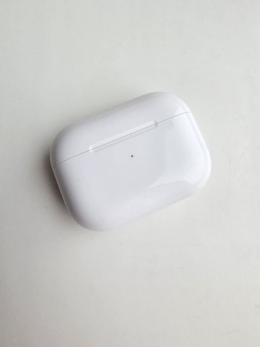 Apple AirPods Pro 2 MagSafe with Charging Case USB-C (MTJV3)