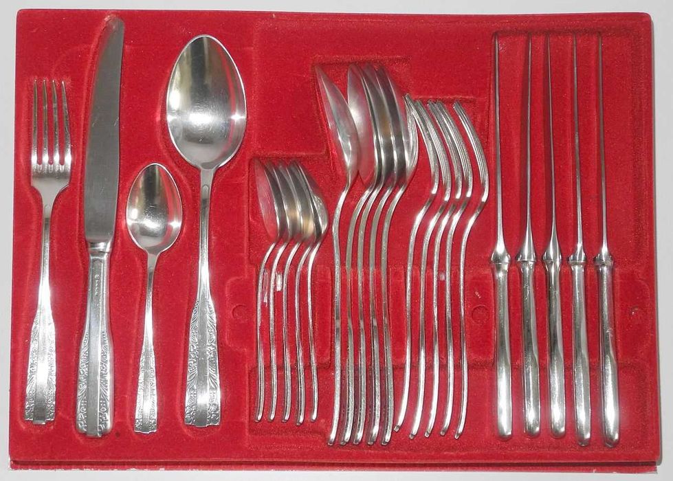 HEFRA  wzór WSCHODNI  - sztućce oraz środek stołu - fabrycznie nowe