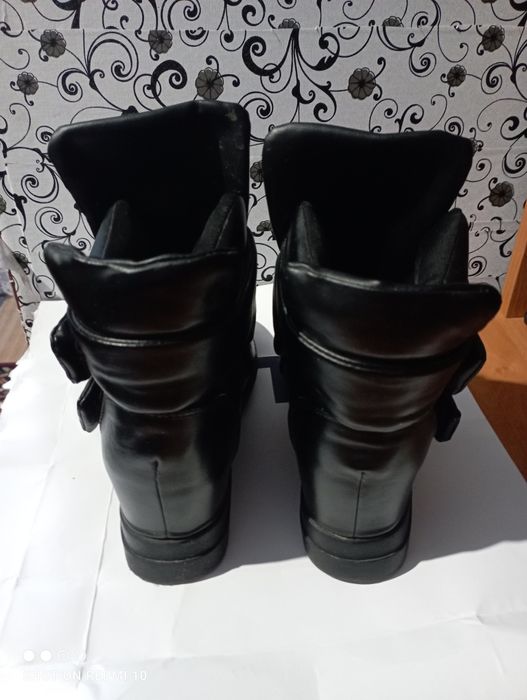 Жіночі снікерси (весна-осінь)