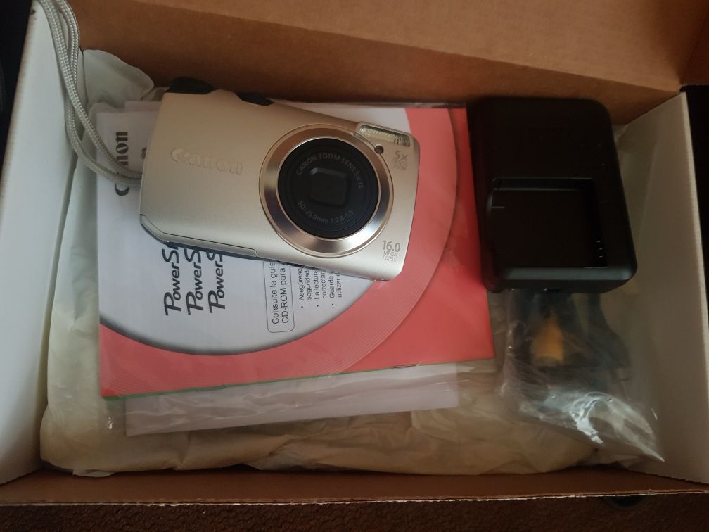 Canon A3300 ,состояние нового