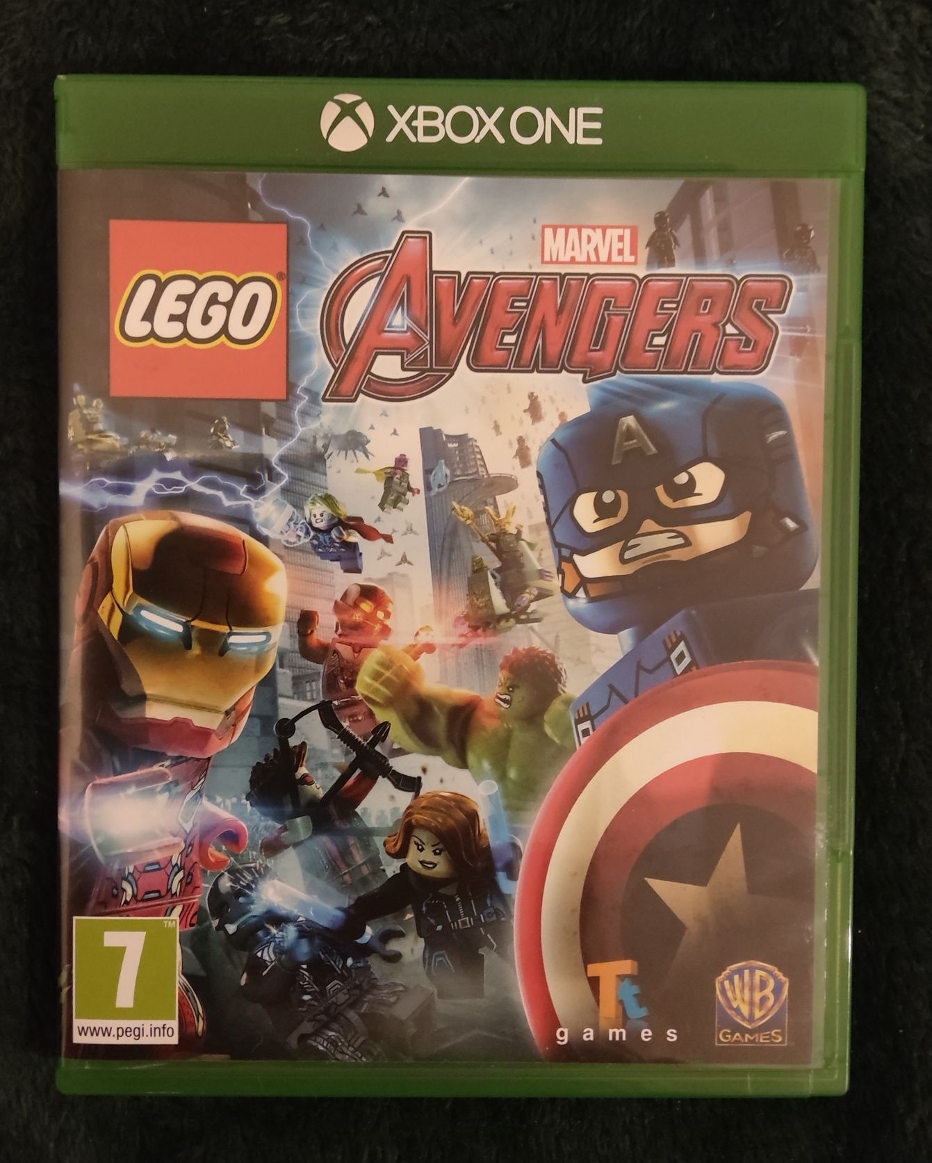 Gra LEGO Avengers Xbox One. Pudełko z płytą.