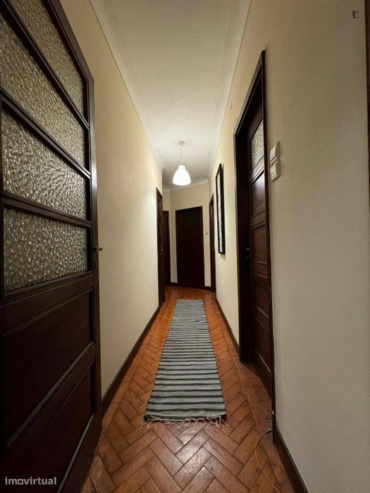 Quarto - localizado em Cedofeita Porto