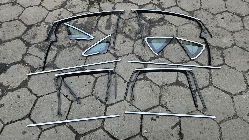 Listwy chrom boczne szyb zgarniające opel astra j HB hatchback orginał