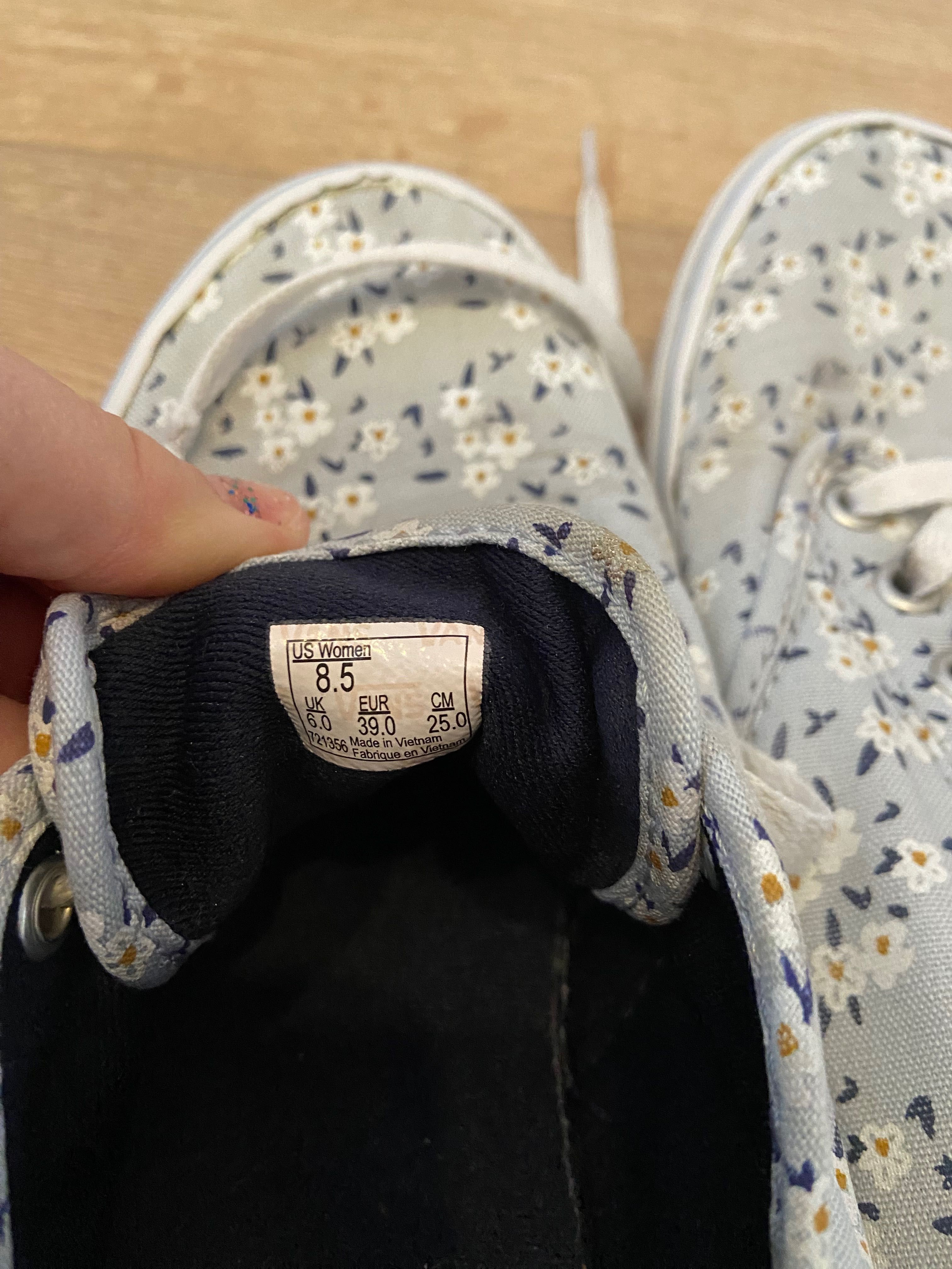 Trampki Vans w kwiatki rozmiar 39