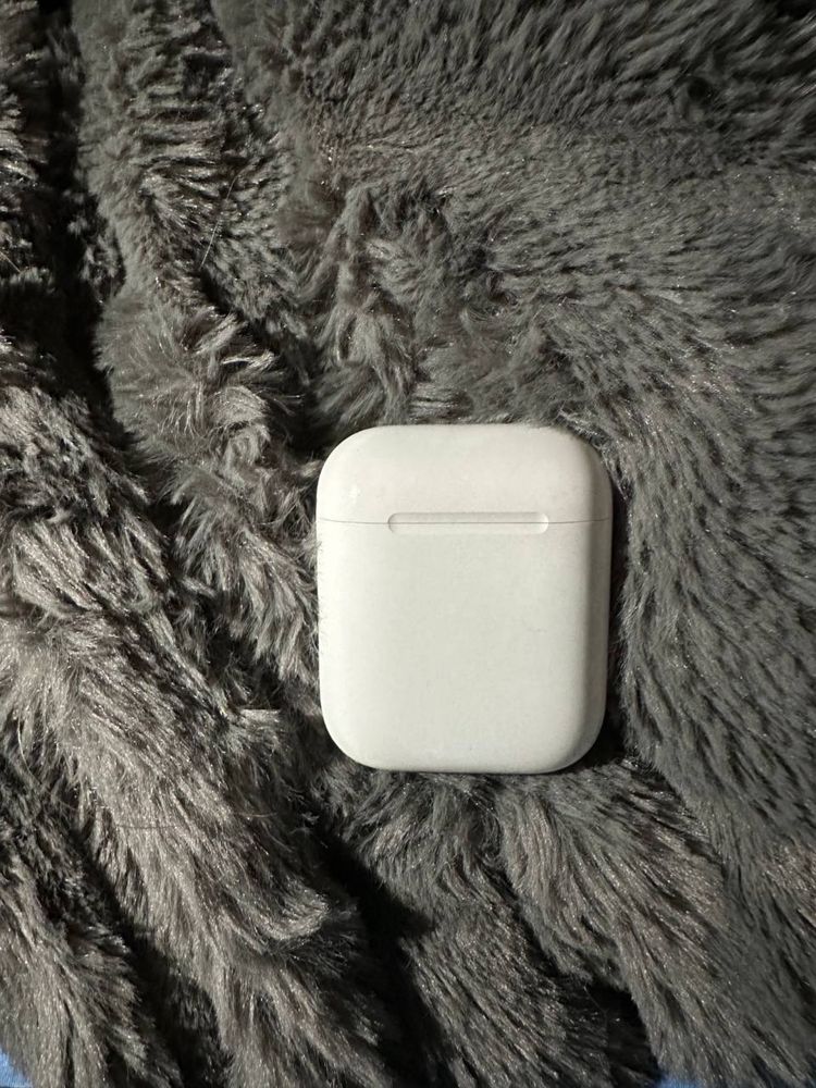 Зарядний Футляр  Apple AirPods 2  із зарядкою