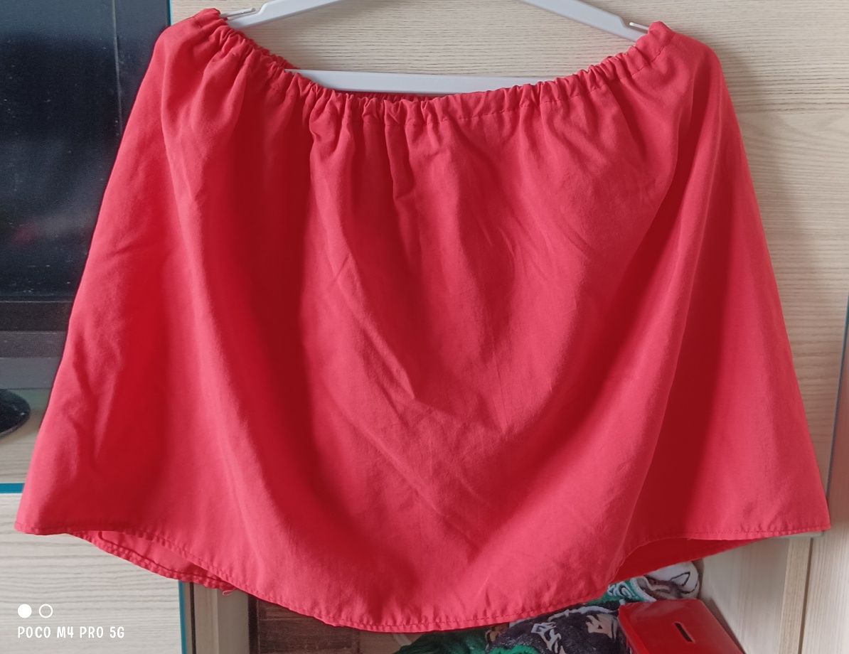 Czerwona krótka spódniczka dla dziewczynki w rozmiarze 116