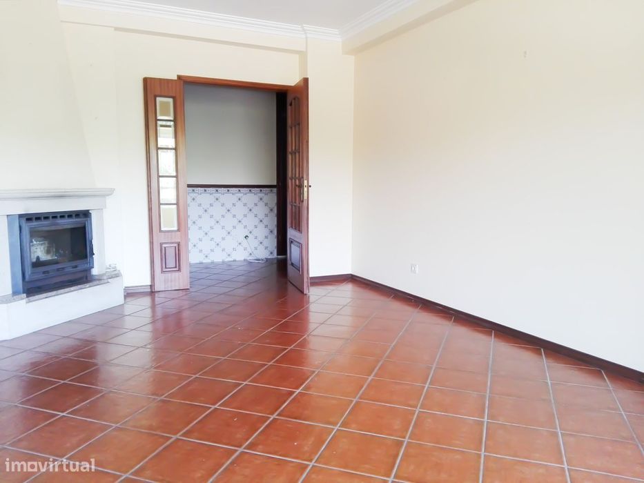 Apartamento T3 em Coimbra (Urbanização Ar e Sol)