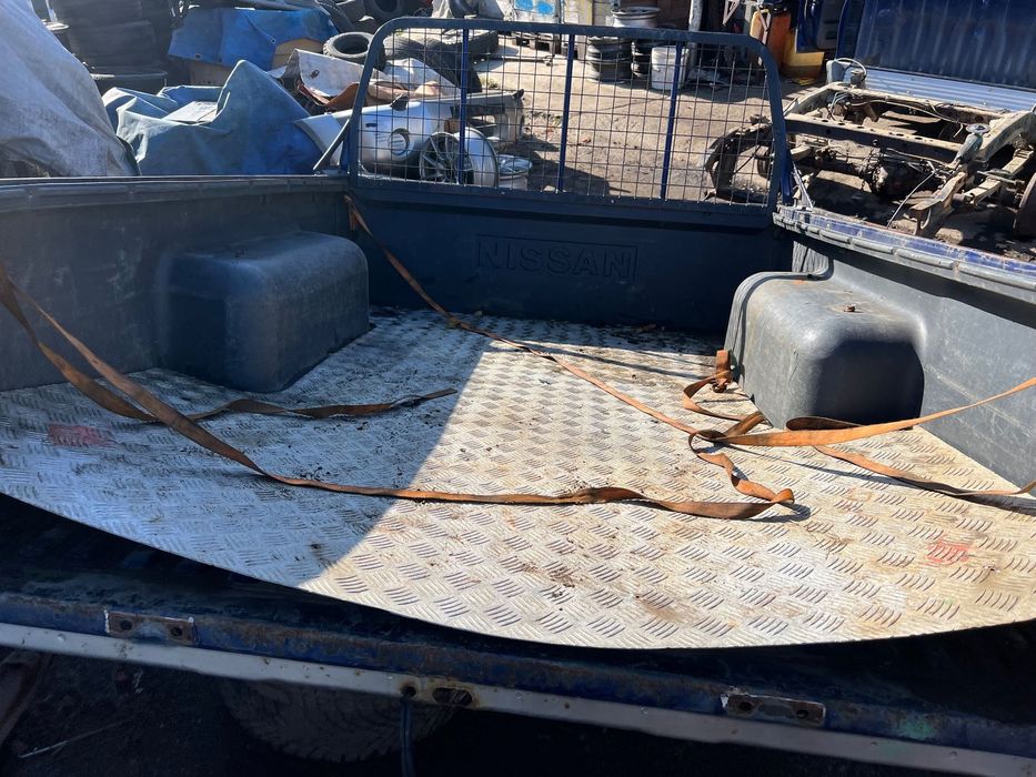 Skrzynia ładunkowa paka Nissan Navara d22 półtorej kabiny