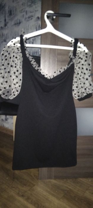 плаття чорне з відкритими плечима