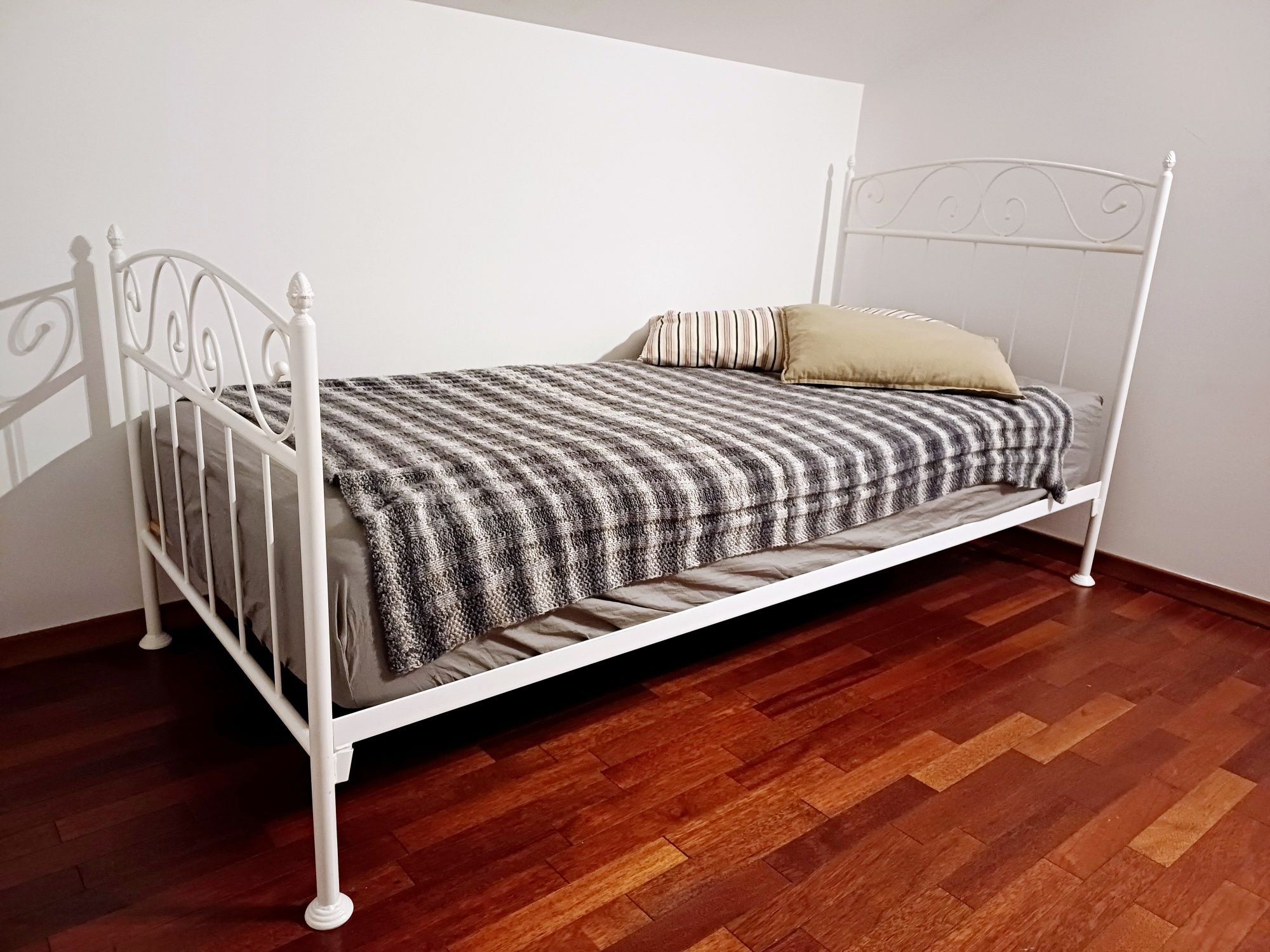 Rama łóżka, metalowa, biała, 90x200 cm