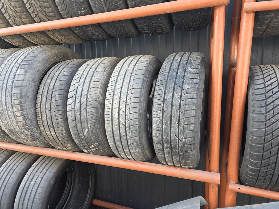 205/65 R15 Шини з дисками на фольцваген 4шт