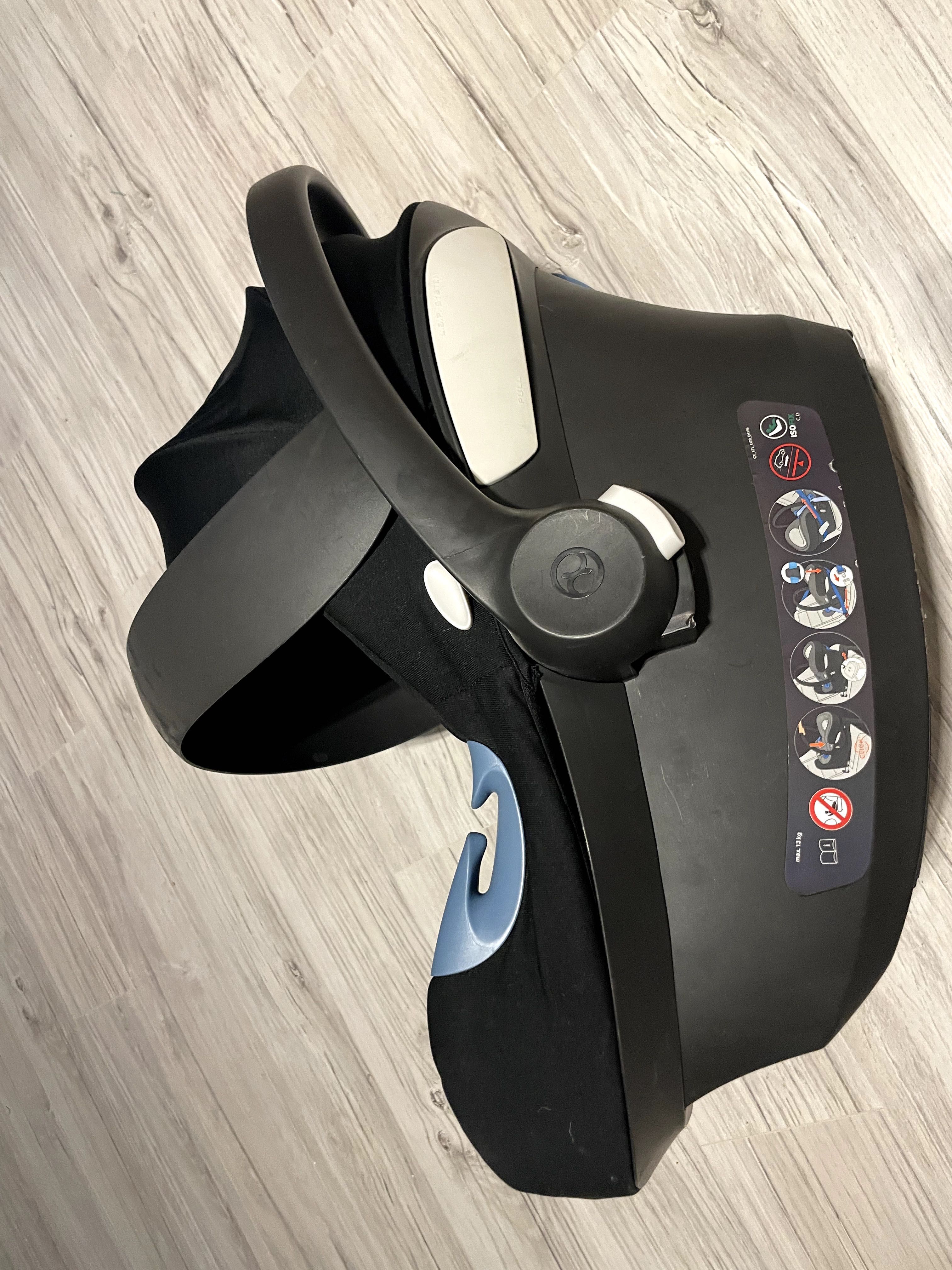 Komplet - baza Cybex Base M i foteliki Atom M oraz Sirona M2 i-size
