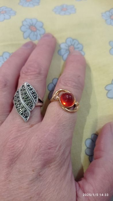 Золотое кольцо с изысканным оранжевым сапфиром