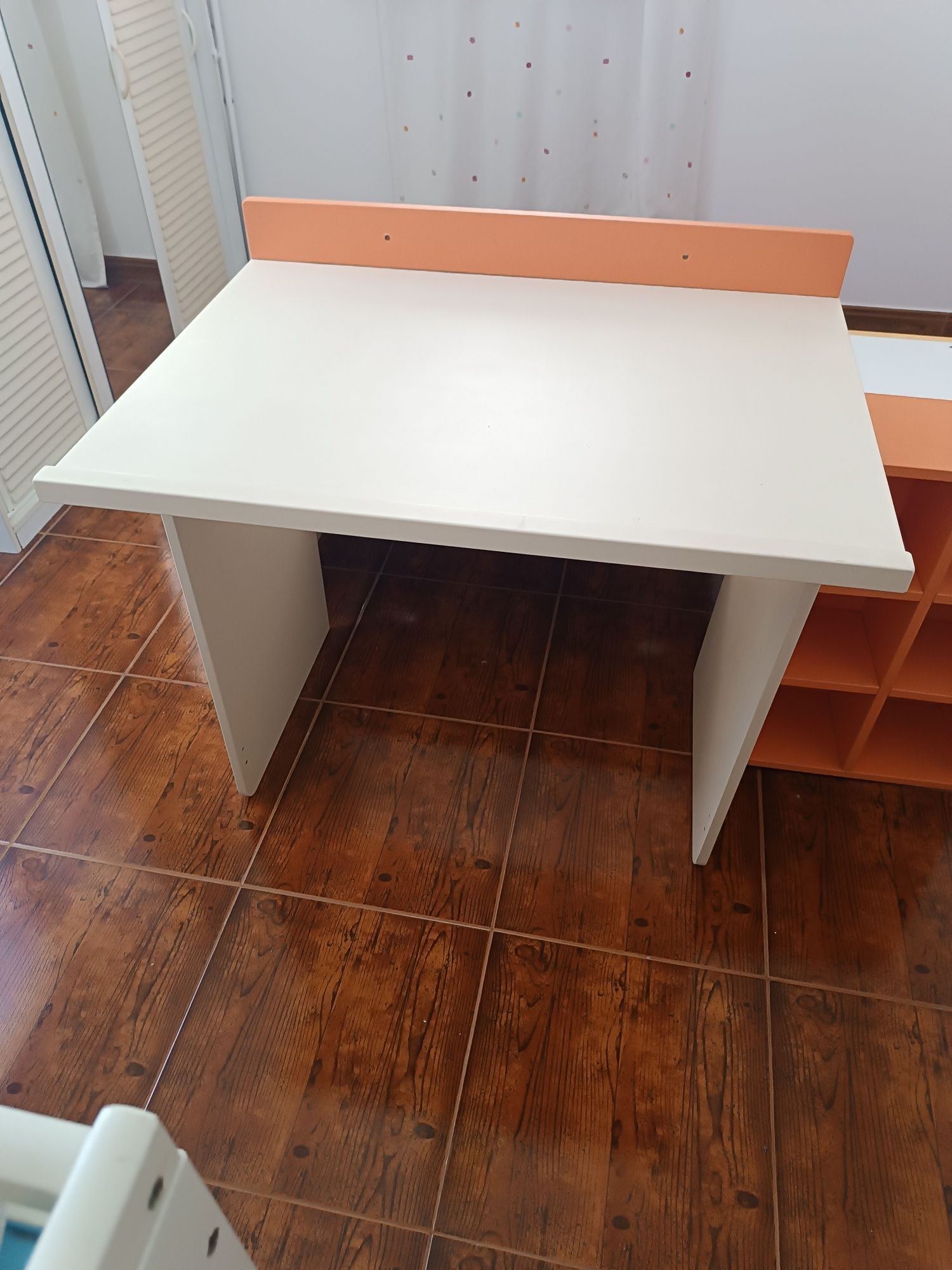 Berço de bebê convertível em cama