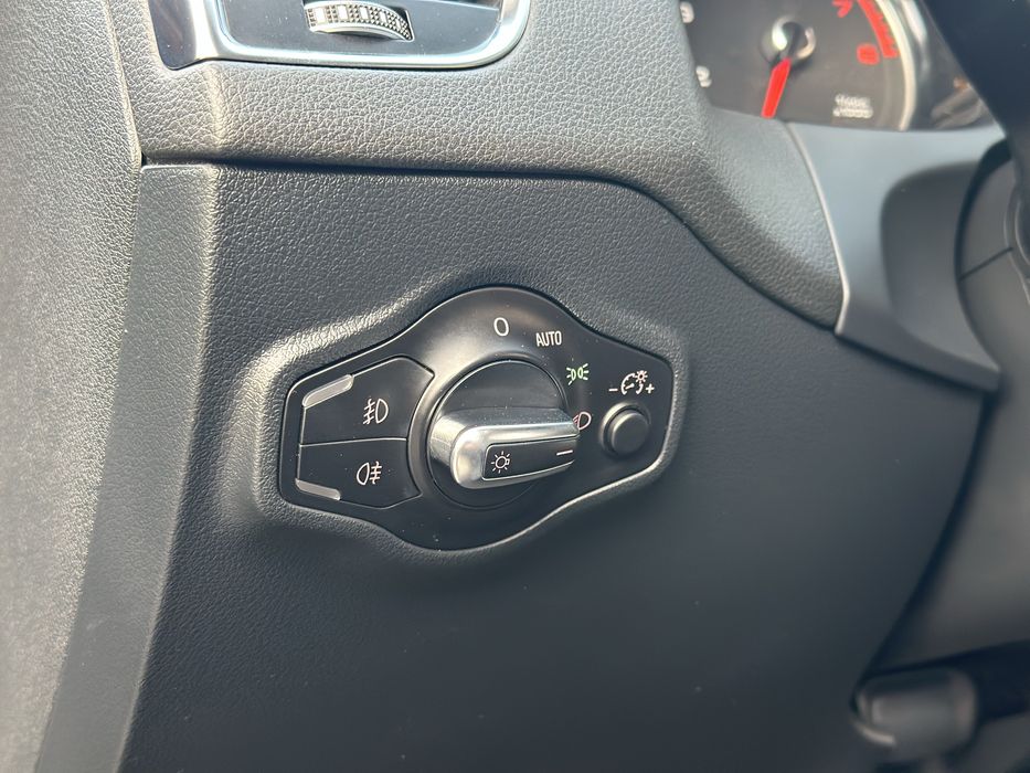 Продам Audi Q5 2012