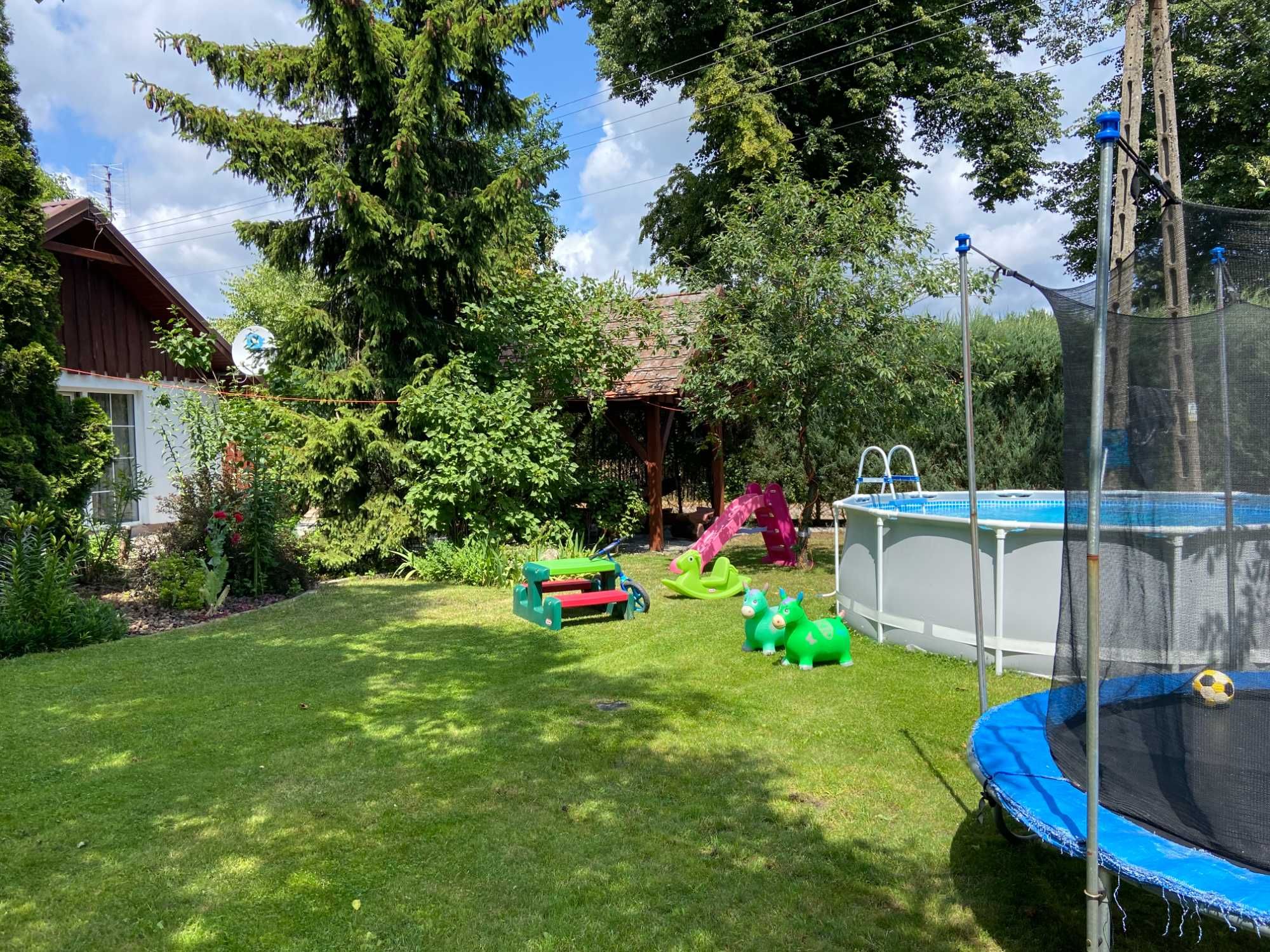 Domek nad jeziorem  wakacje las jezioro Bory Tucholskie basen