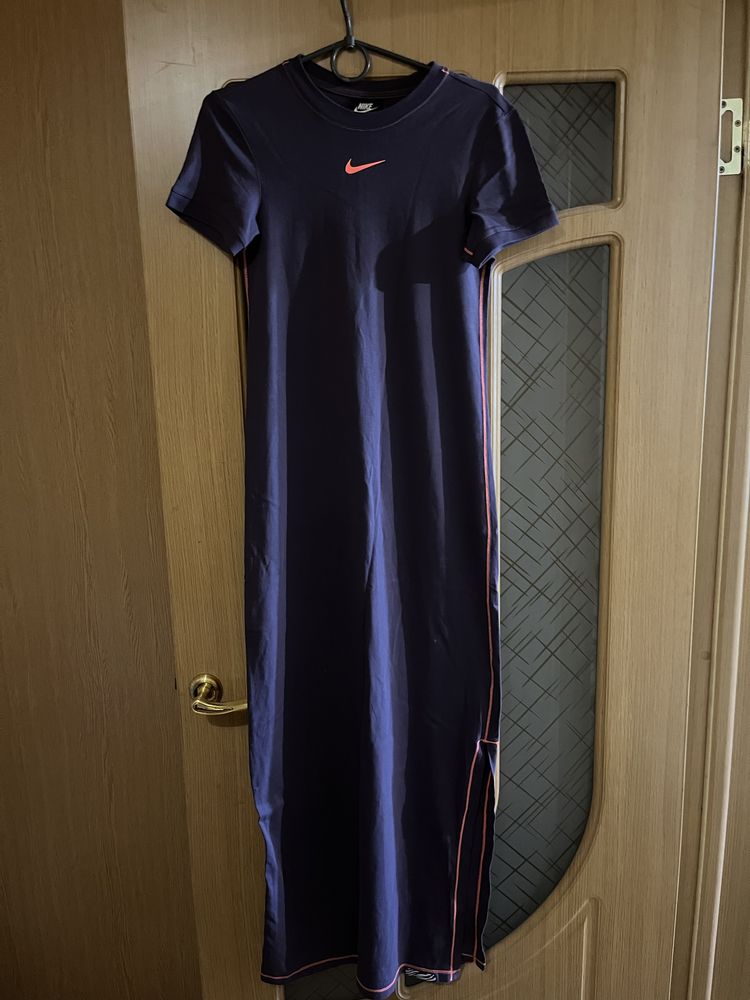 Спортивна сукня  Nike