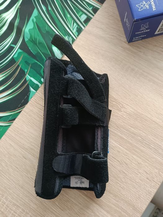 Orteza nadgarstka z ujęciem kciuka