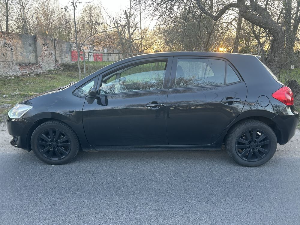 Toyota Auris 1.6 benzyna Niski przebieg
