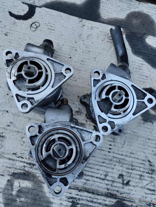 Вакуумний насос Фиат Добло 1.9d 1.9jtd 46771105