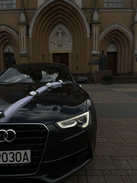 Samochód Audi A5 do ślubu i innych uroczystości.