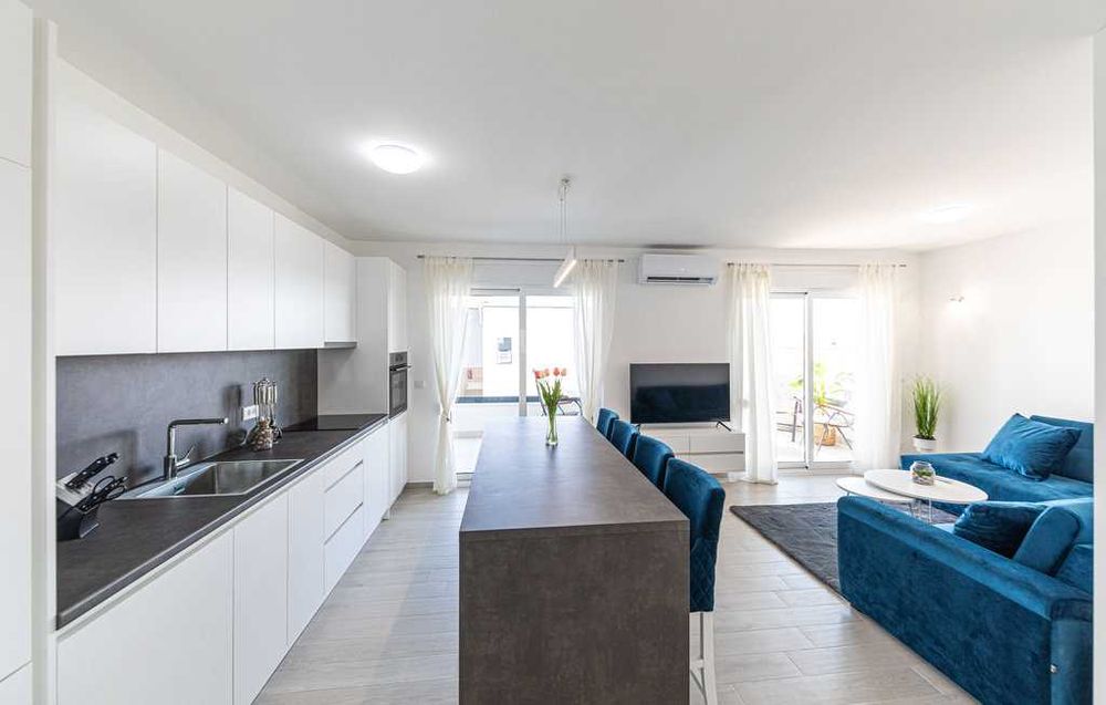 Wakacje, Chorwacja, okolice miasta Trogir, ładny apartament dla 5 osób