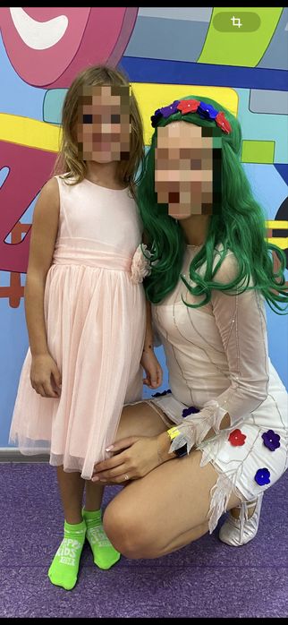 Нарядное платье с блёстками в идеальном состоянии 116 см