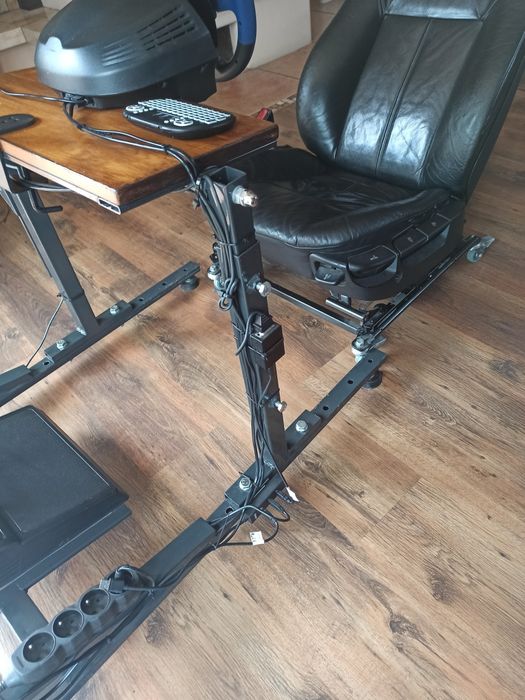 Stanowisko do SIMRACINGU + fotel  - Sim Racing