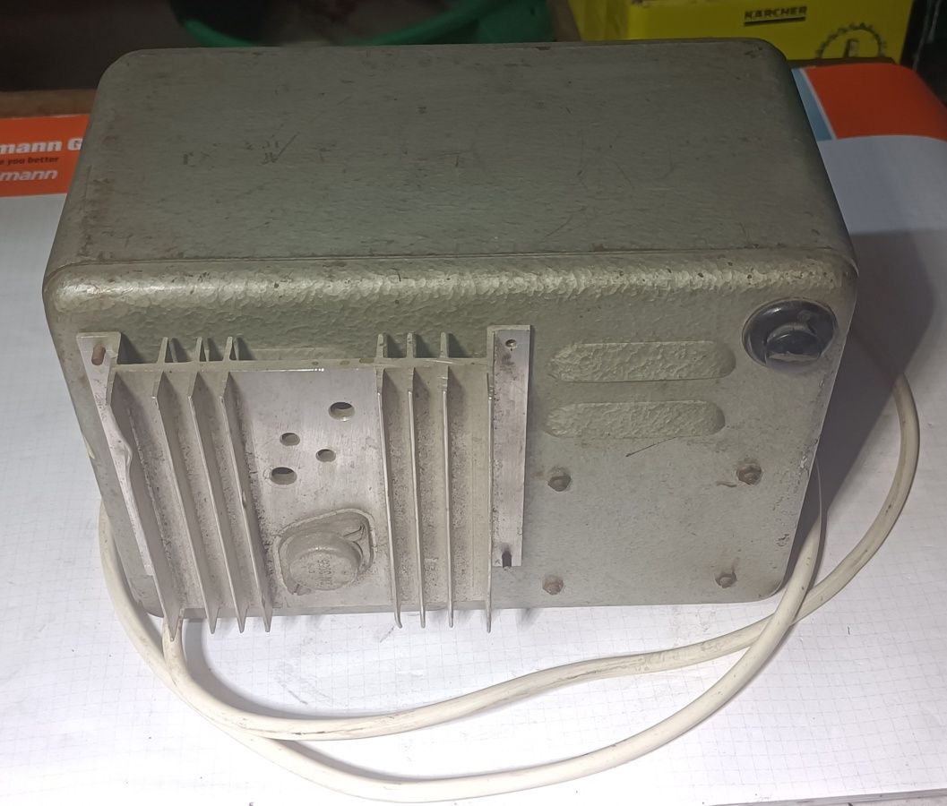 Netzgerät CST Typ 36 3A 25V zasilacz laboratoryjny

Typ 36

Spannung