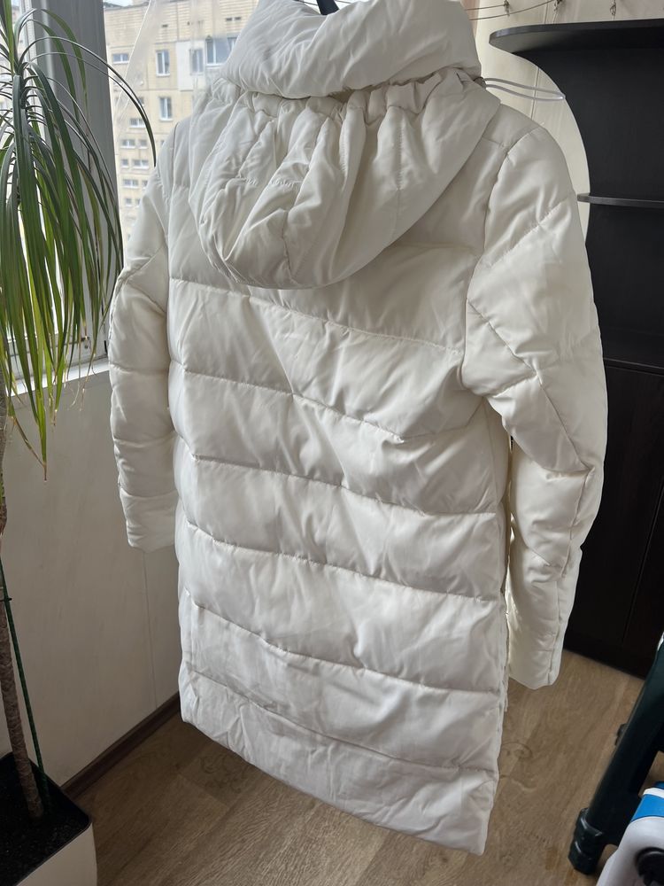 Куртка зимова біла