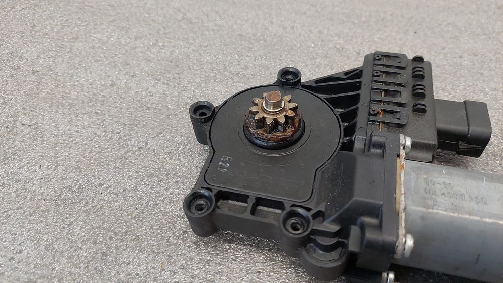 Motor vidro frente esquerdo OPEL Astra H GTC (L08)