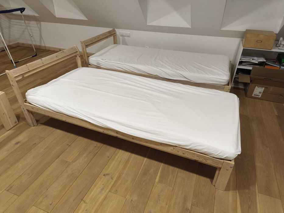 Łóżko z materacem 90x200