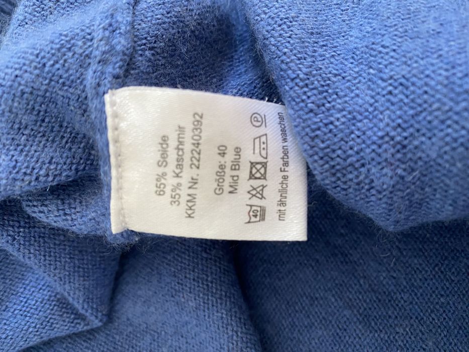 Adagio 40 65% jedwab 35% kaszmir niebieski sweter w serek