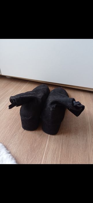 Botki czarne z elastyczną cholewką 41/42