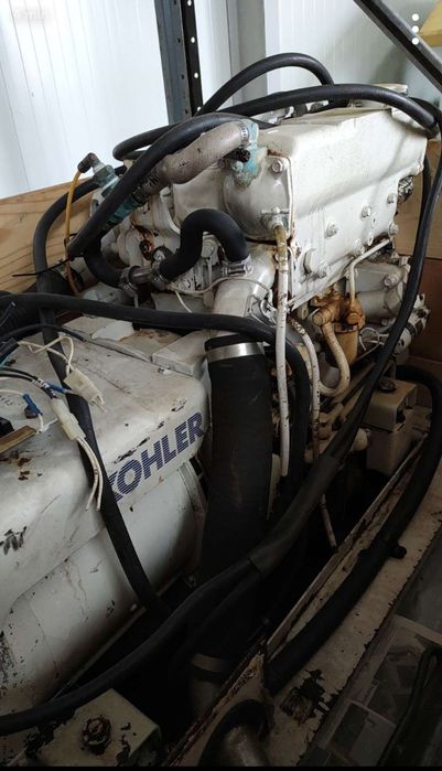 Mały generator prądowy z łódki silnik  3 cylindrowy kohler