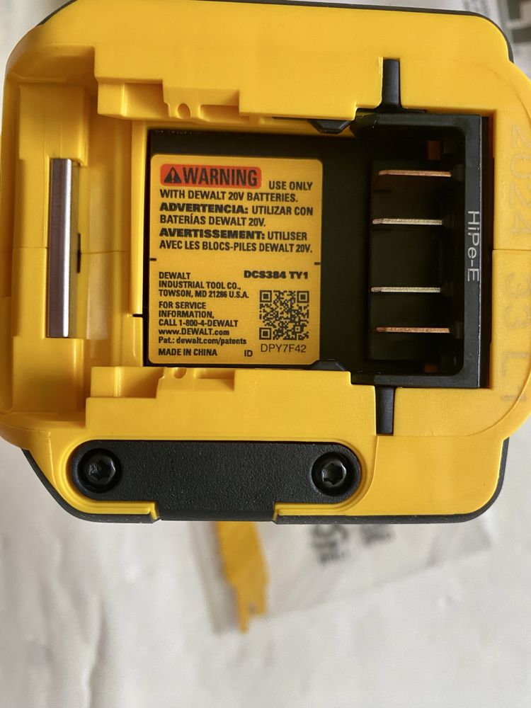 Пила Dewalt dcs384