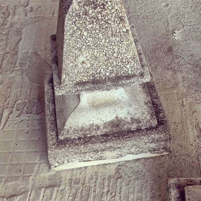 Vendo 4 pinos de pedra